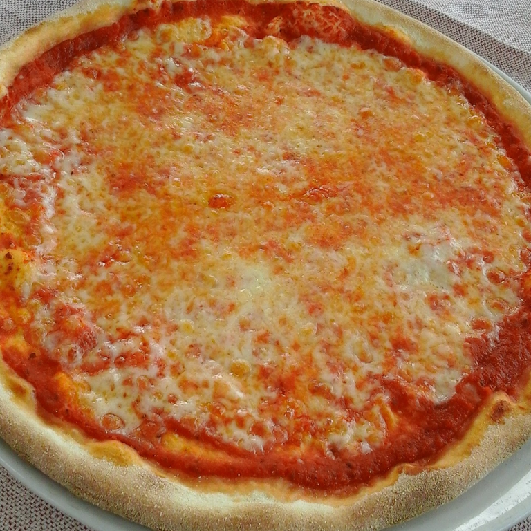 Why choose our Cheese Pizza?